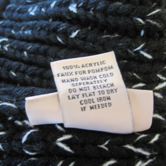 Juicy Couture Knit Beanie With Pom Pom - Picture 8 of 12